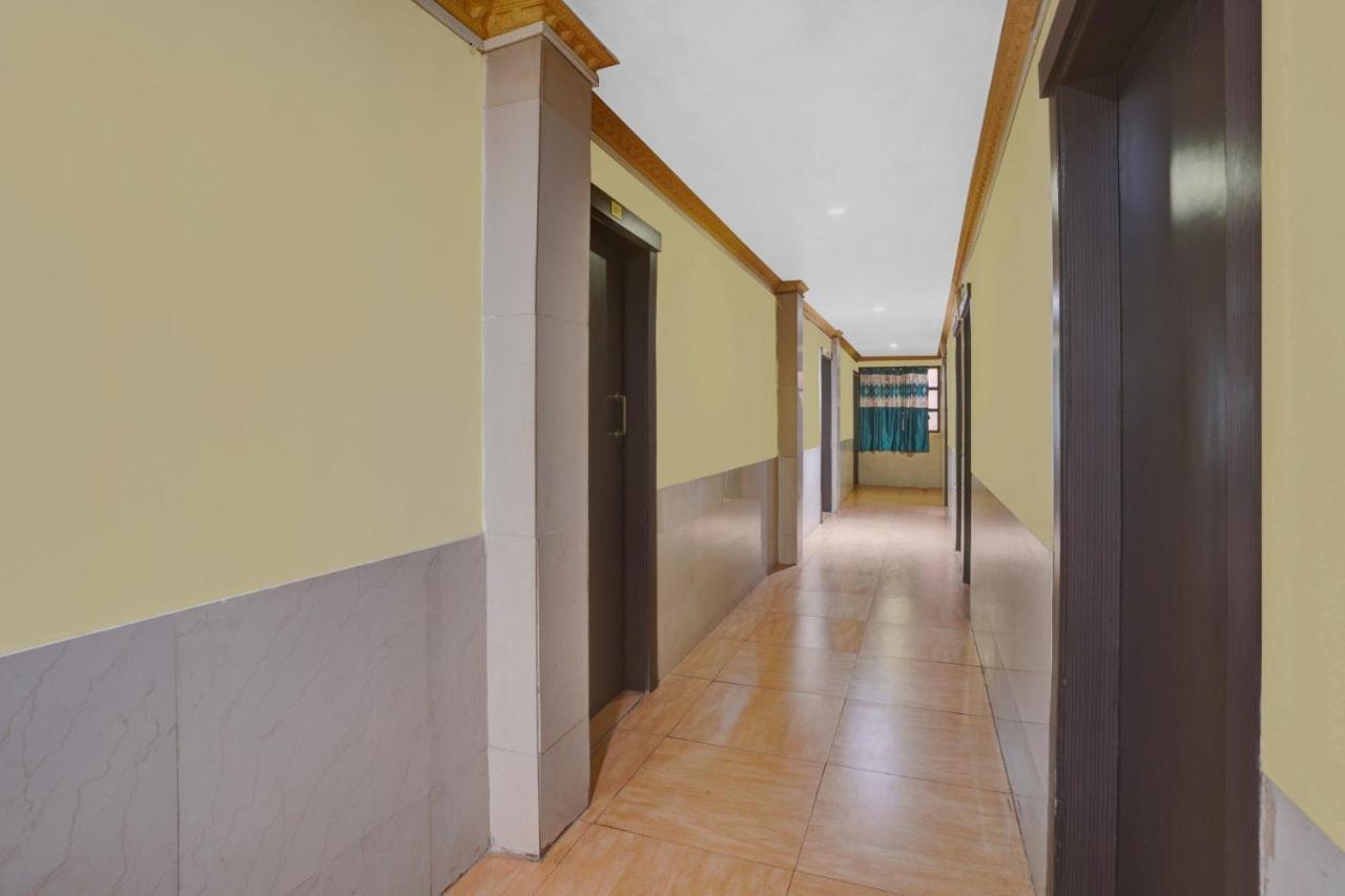 Spot On 81122 Alfa Lodge Mumbai Bagian luar foto