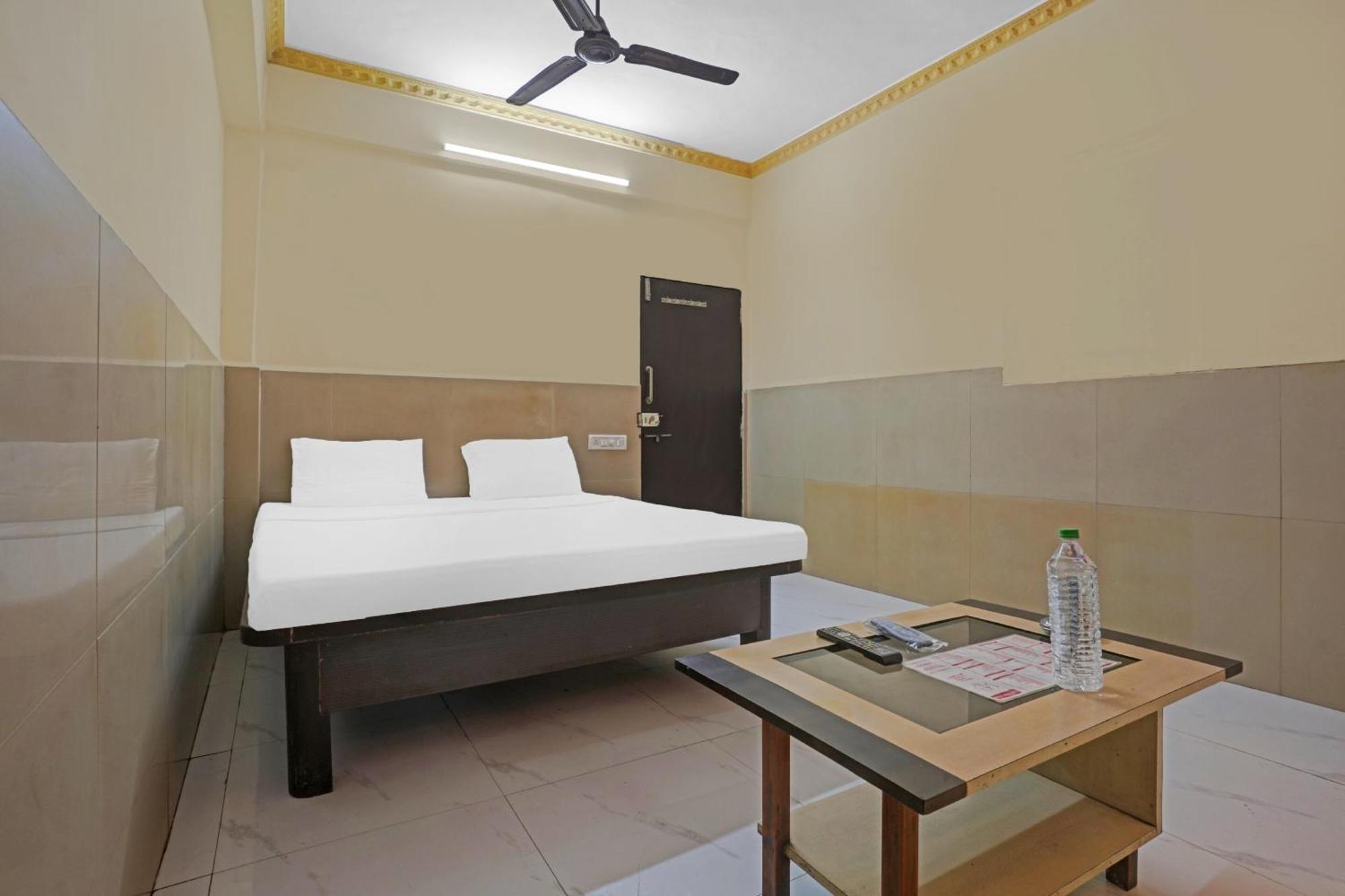 Spot On 81122 Alfa Lodge Mumbai Bagian luar foto